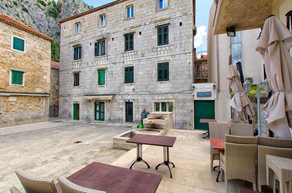 Apartment Mandic Омиш Экстерьер фото