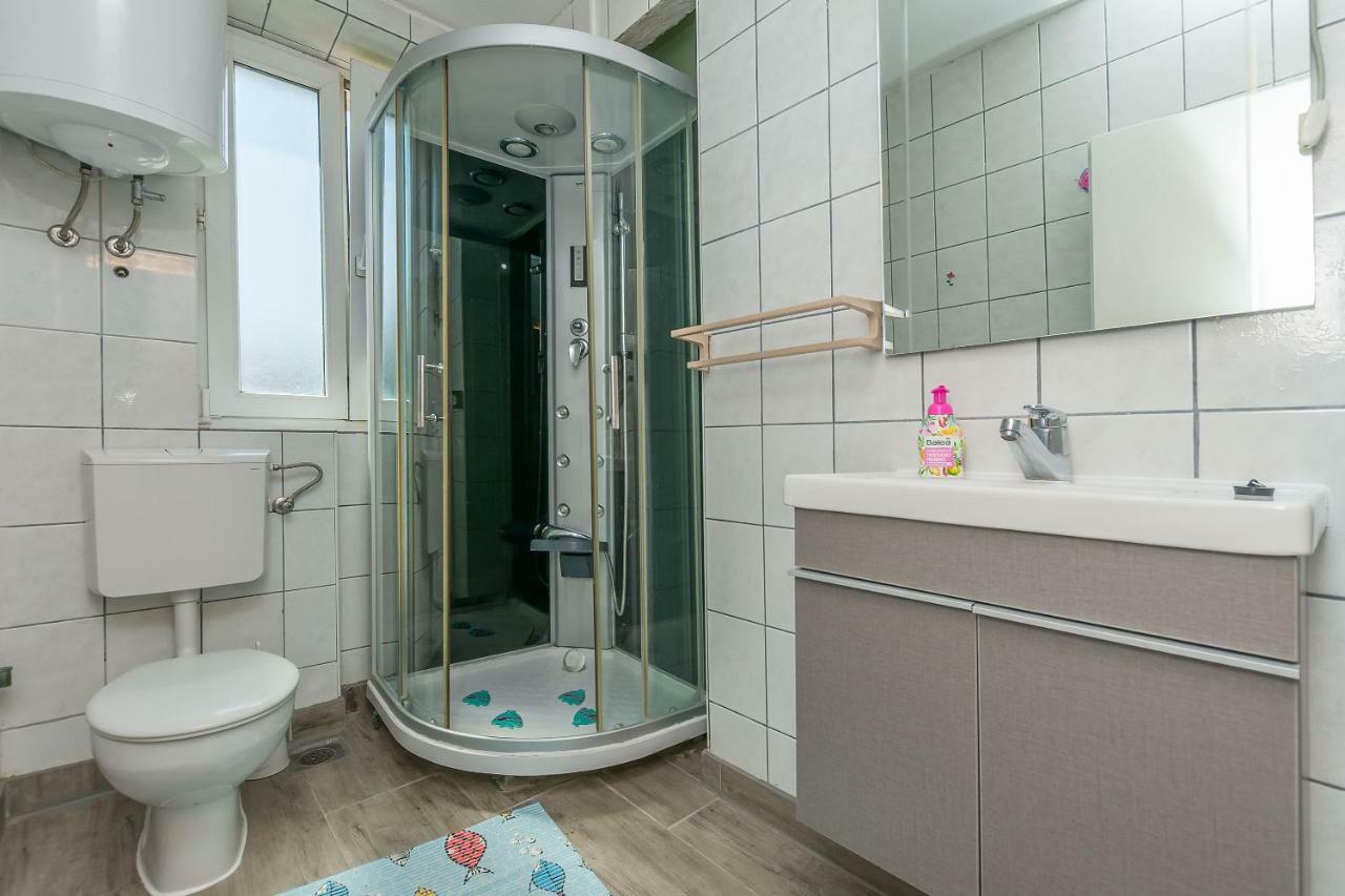 Apartment Mandic Омиш Экстерьер фото